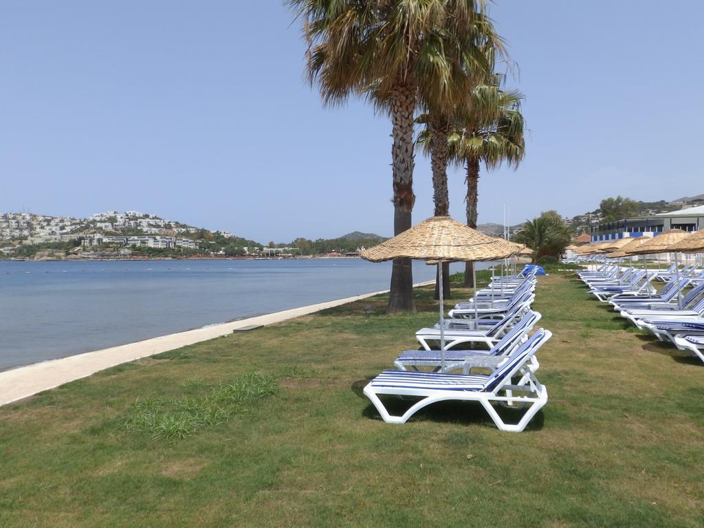 Club Blue White All Inclusive Turgutreis Esterno foto