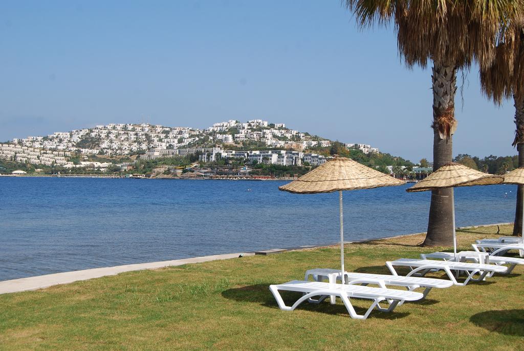 Club Blue White All Inclusive Turgutreis Esterno foto