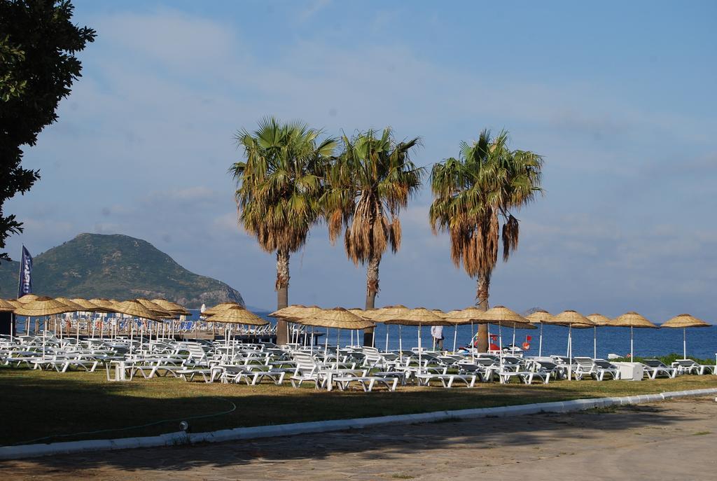 Club Blue White All Inclusive Turgutreis Esterno foto