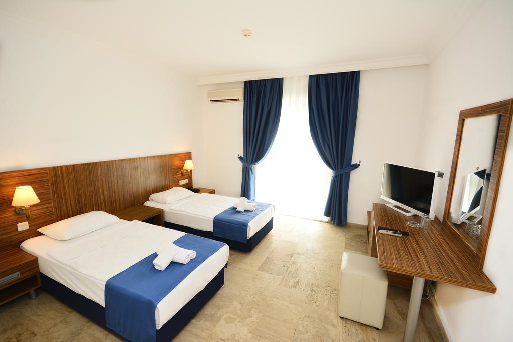 Club Blue White All Inclusive Turgutreis Esterno foto