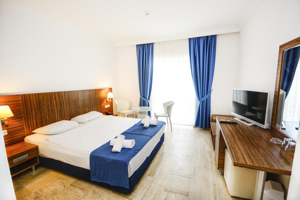 Club Blue White All Inclusive Turgutreis Esterno foto