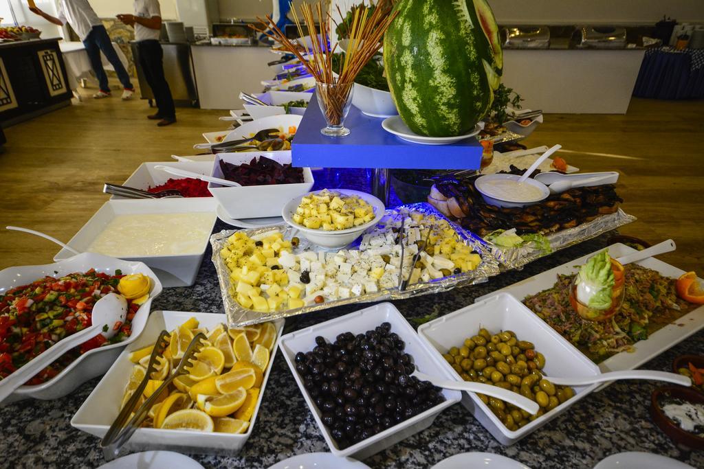 Club Blue White All Inclusive Turgutreis Esterno foto